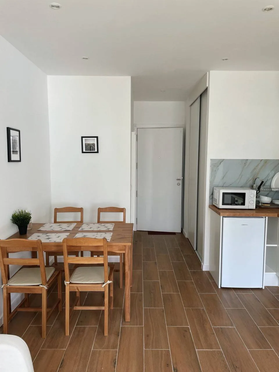 Dining area and entrance hall